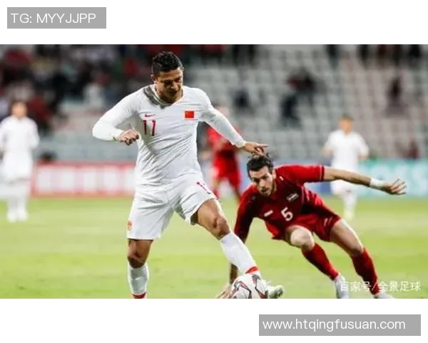 詹俊解读足球明星背后的故事与成就全景展现